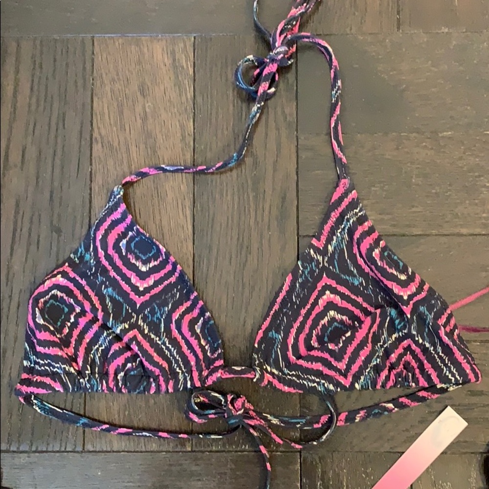 3/$30 NWT Syla string bikini Top purple and black Olay print size II